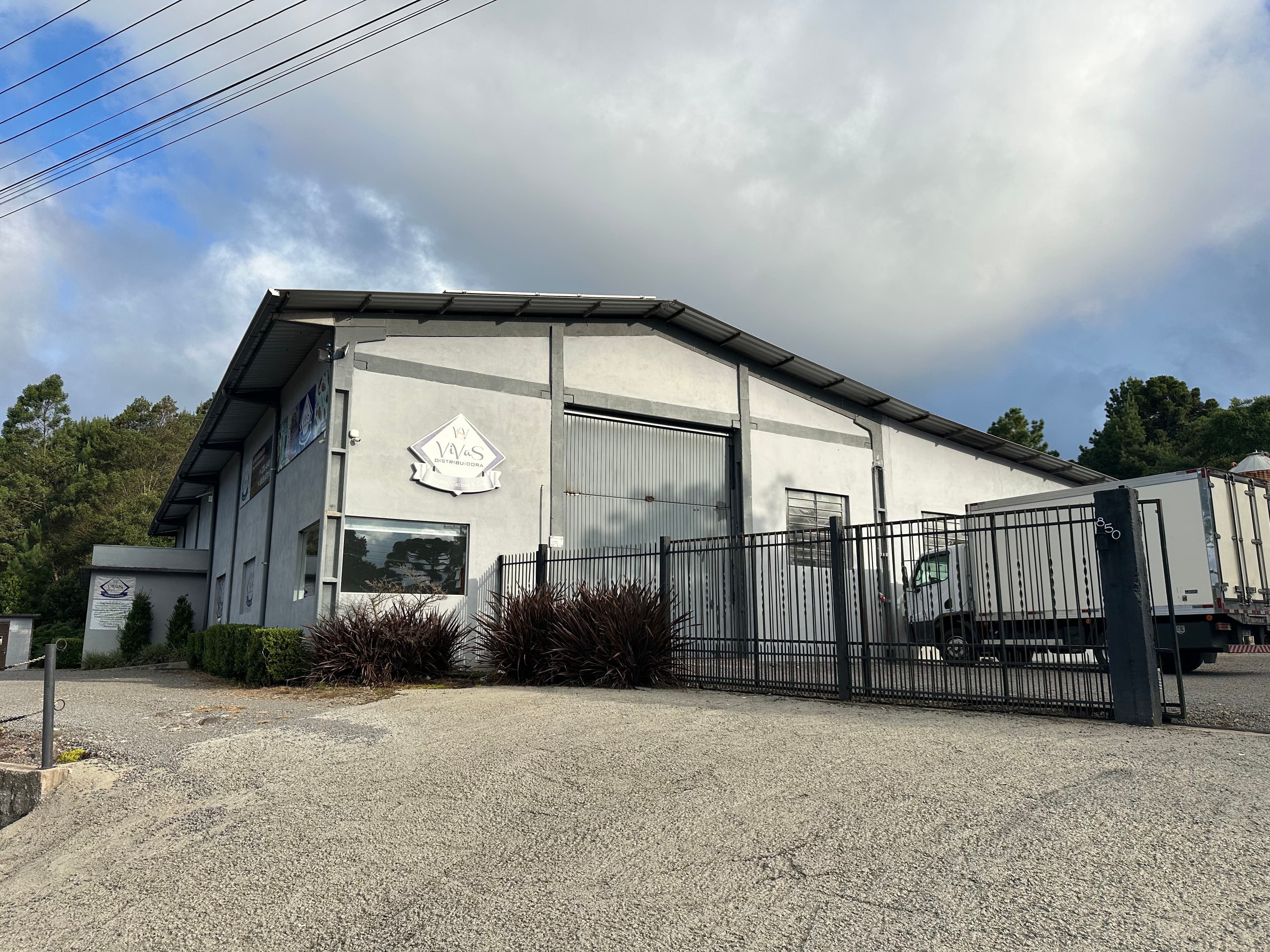 Frente da Vivas Distribuidora em Gramado
